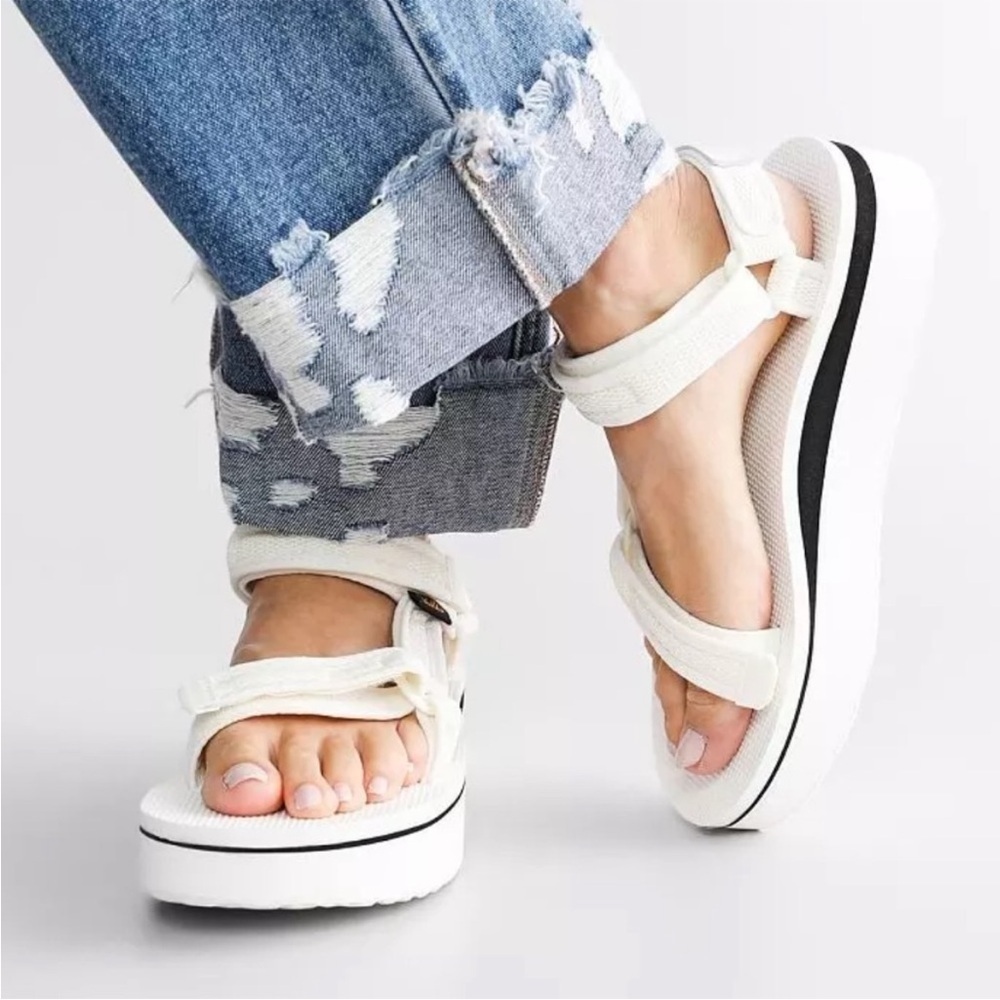 NWOT Teva Women's Mesh Flatform Velcro Platform Sandals in White Size 11